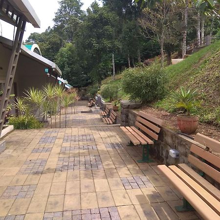 Windale Resorts Pooppara Buitenkant foto