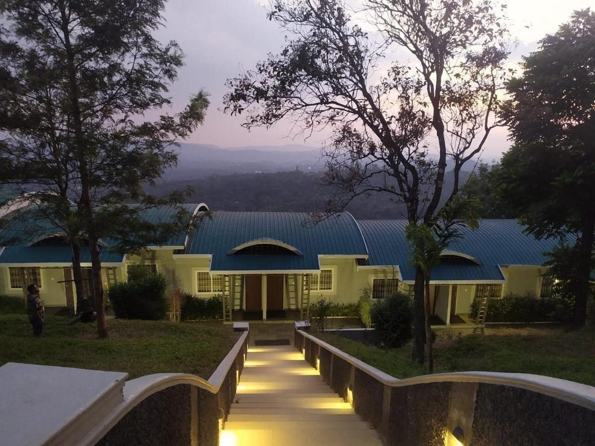 Windale Resorts Pooppara Buitenkant foto