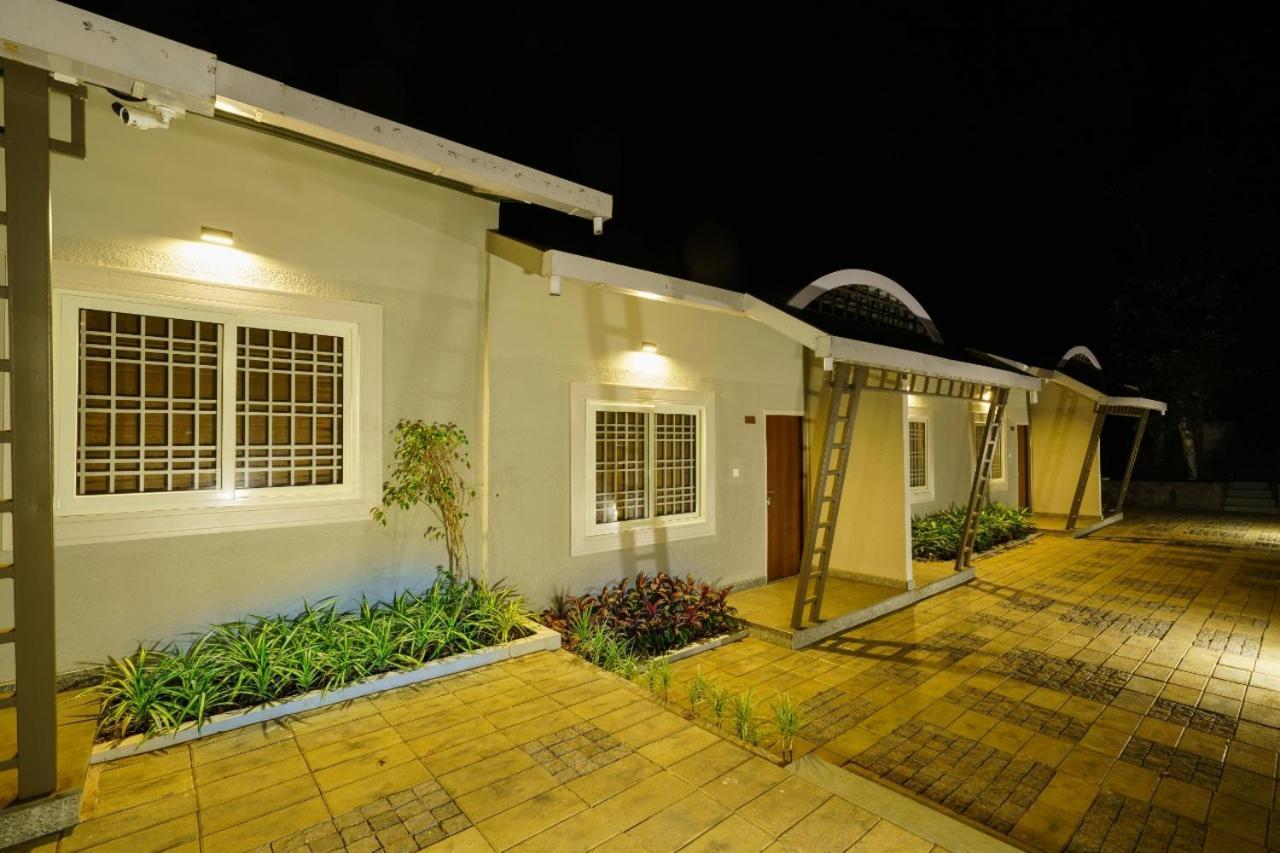 Windale Resorts Pooppara Buitenkant foto