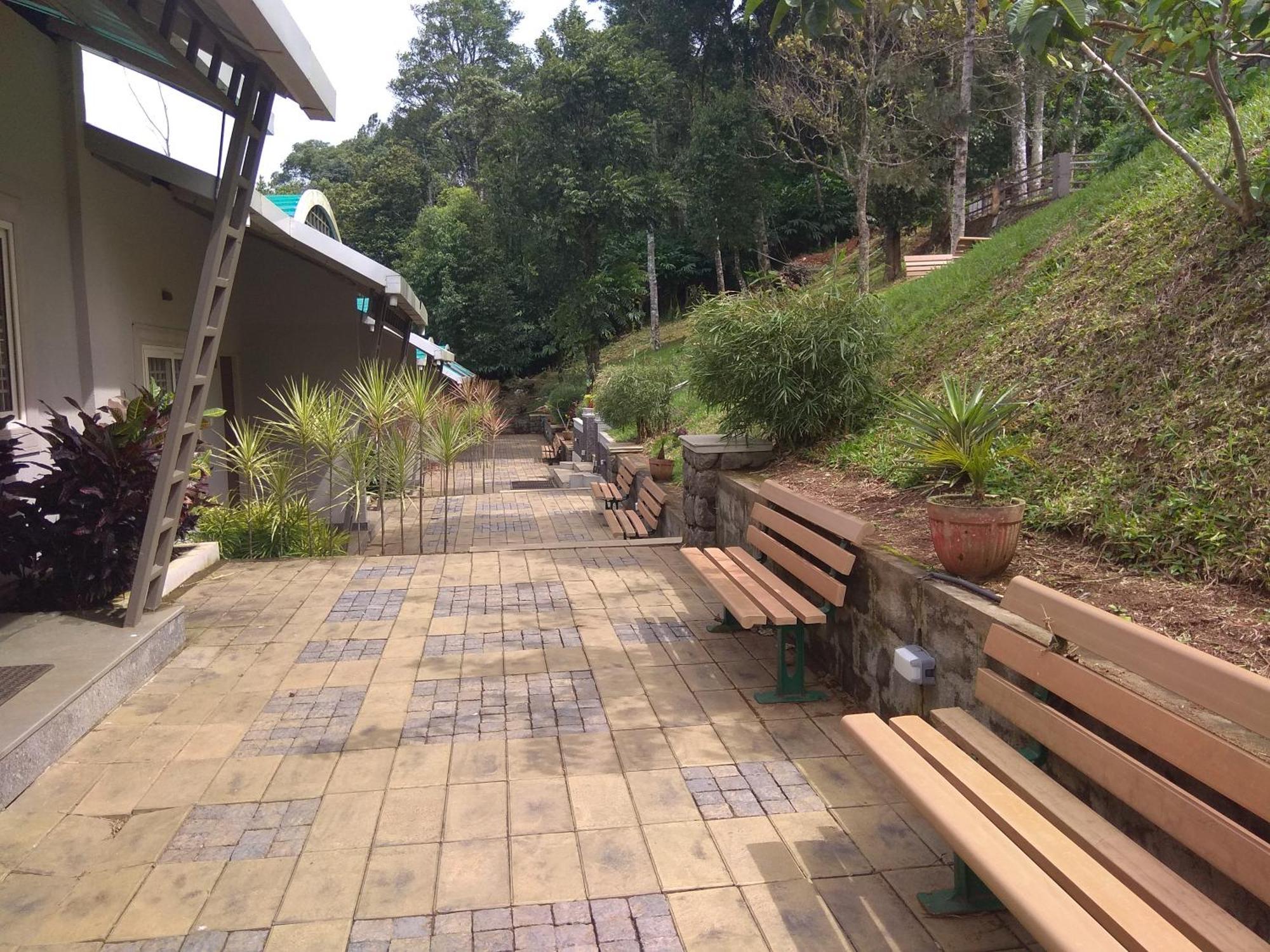 Windale Resorts Pooppara Buitenkant foto